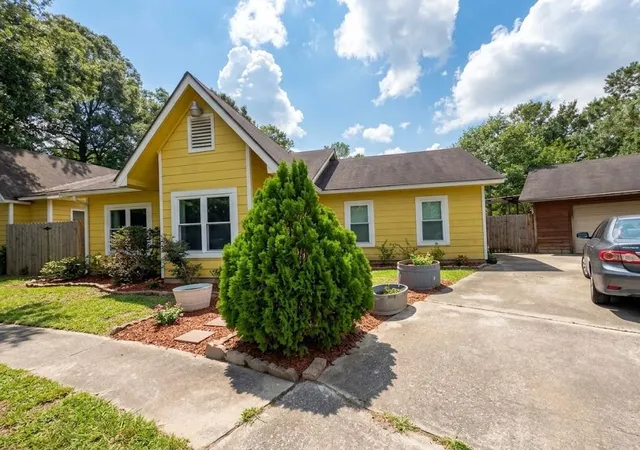 Photo 2 of Single family home for sale at 11988 Crystal Crk, Conroe, TX 77303 | MLS# 85375889 | Listing updated on 2026-09-11