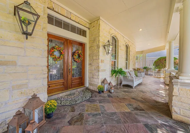 Photo 1 of Single family home for sale at 1214 Gray Moss Ln, Houston, TX 77055 | MLS# 11654311 | Listing updated on 2026-09-23