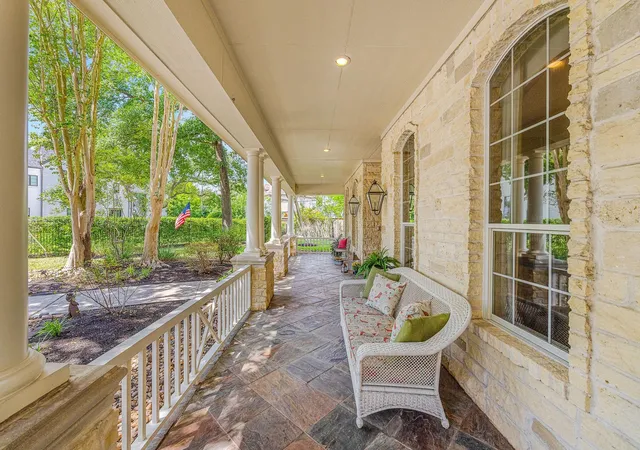 Photo 2 of Single family home for sale at 1214 Gray Moss Ln, Houston, TX 77055 | MLS# 11654311 | Listing updated on 2026-09-23