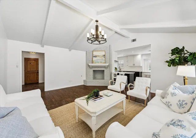 Photo 3 of Single family home for sale at 10618 Bordley Dr, Houston, TX 77042 | MLS# 36053174 | Listing updated on 2026-09-22