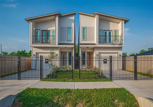 Townhouse for sale at 3542 Mt Pleasant Steet, Houston, TX 77021 | MLS# 16070403