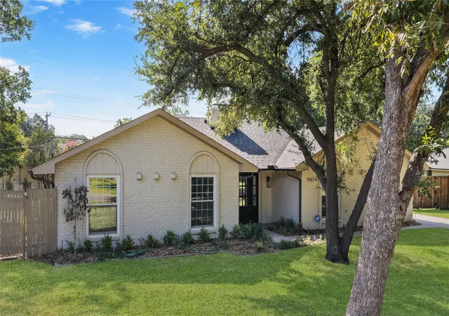 Photo 3 of Sale Pending at 7862 La Verdura Dr, Dallas, TX 75248 | MLS# 70533429 | Listing updated on 2026-09-17
