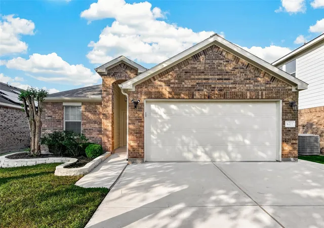 Photo 3 of Single family home for sale at 5422 Marble Ravine Dr, Richmond, TX 77407 | MLS# 97407603 | Listing updated on 2026-09-20