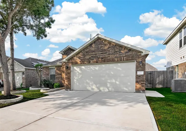 Photo 3 of Single family home for sale at 5422 Marble Ravine Dr, Richmond, TX 77407 | MLS# 97407603 | Listing updated on 2026-09-20