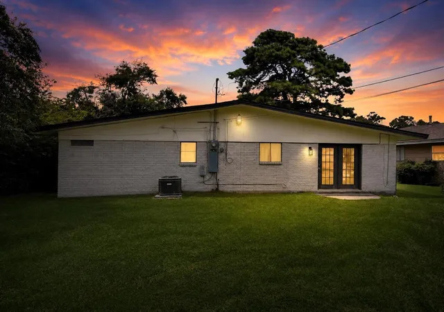 Photo 3 of Single family home for sale at 3215 Callaway Dr, Nederland, TX 77627 | MLS# 80064026 | Listing updated on 2026-09-18