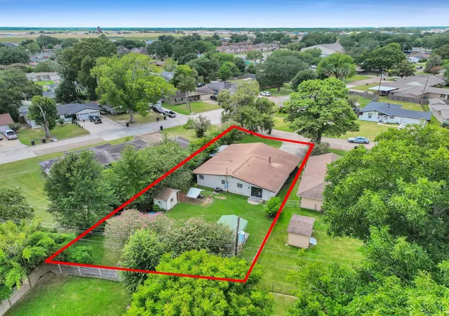 Photo 4 of Single family home for sale at 3215 Callaway Dr, Nederland, TX 77627 | MLS# 80064026 | Listing updated on 2026-09-18