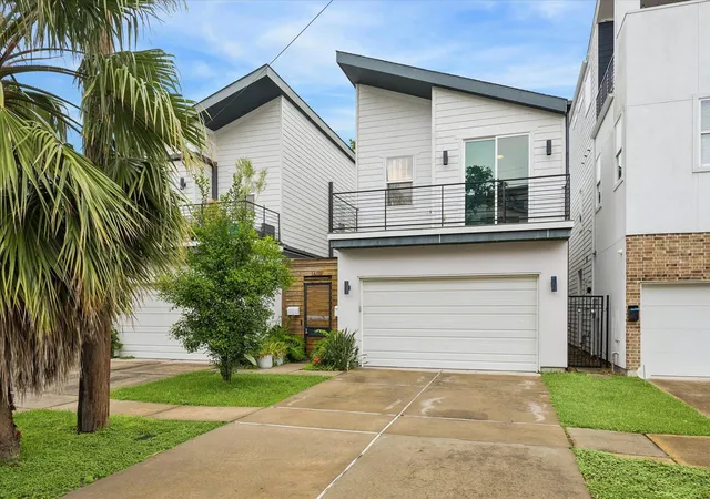 Photo 1 of Single family home for sale at 1609 Saint Charles St #B, Houston, TX 77003 | MLS# 10013896 | Listing updated on 2026-10-09