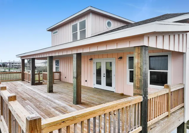 Photo 3 of Single family home for sale at 186 Ocean View Dr, Port Bolivar, TX 77650 | MLS# 89462150 | Listing updated on 2026-09-02