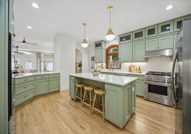 Photo 3 of Single family home for sale at 721 W 41st Street, Houston, TX 77018 | MLS# 8425058 | Listing updated on 2026-09-19