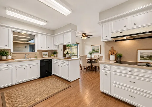 Photo 2 of Single family home for sale at 219 Essex Pl, Stafford, TX 77477 | MLS# 13176966 | Listing updated on 2026-10-03