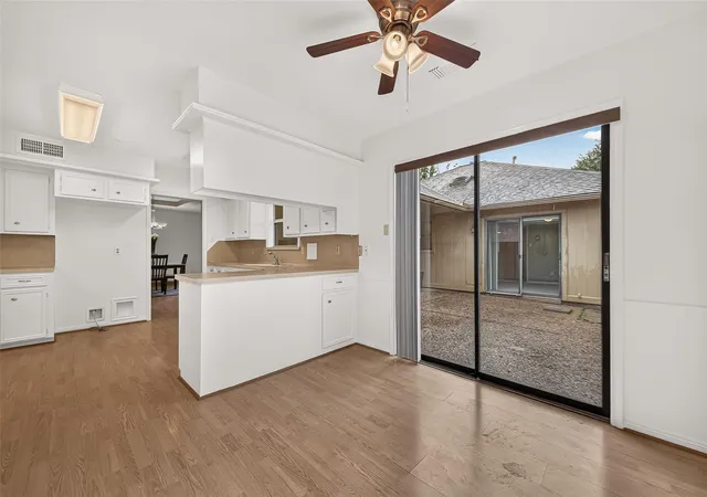 Photo 3 of Single family home for sale at 219 Essex Pl, Stafford, TX 77477 | MLS# 13176966 | Listing updated on 2026-10-03