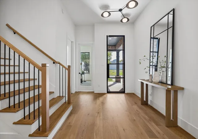 Photo 2 of Single family home for sale at 335 Harvard St, Houston, TX 77007 | MLS# 39648858 | Listing updated on 2026-10-06