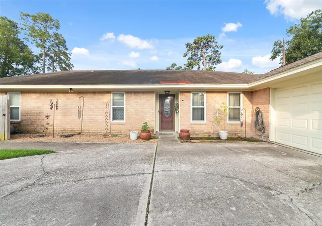 Photo 3 of Single family home for sale at 218 Black Forest Dr, Spring, TX 77388 | MLS# 79781588 | Listing updated on 2026-09-21