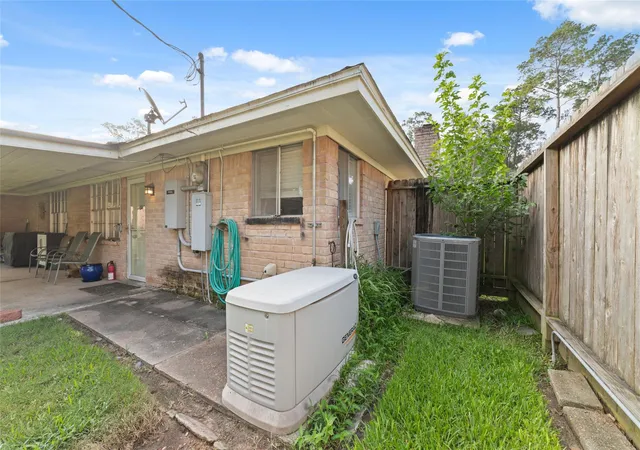 Photo 4 of Single family home for sale at 218 Black Forest Dr, Spring, TX 77388 | MLS# 79781588 | Listing updated on 2026-09-21