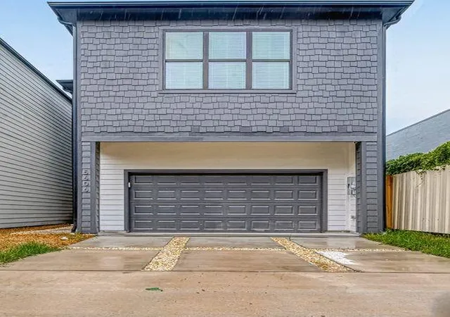 Photo 2 of Single family home for sale at 5606 Canal St, Houston, TX 77011 | MLS# 71003258 | Listing updated on 2026-09-25