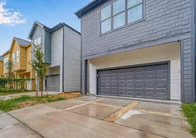 Photo 3 of Single family home for sale at 5606 Canal St, Houston, TX 77011 | MLS# 71003258 | Listing updated on 2026-09-25