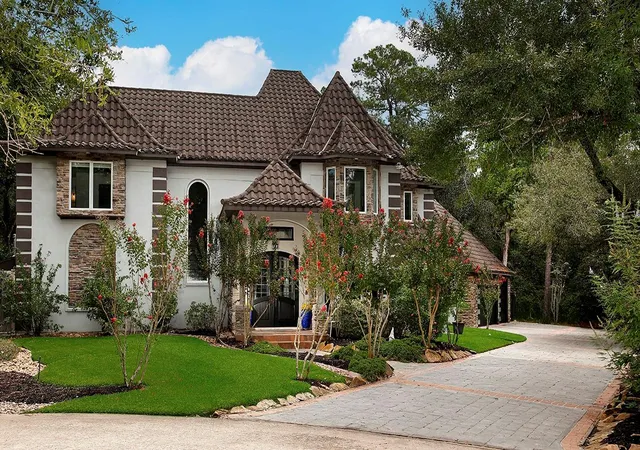 Photo 2 of Single family home for sale at 16 Wild Ginger Ct, Spring, TX 77380 | MLS# 2590237 | Listing updated on 2026-09-14