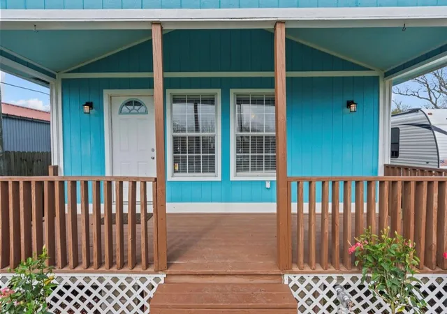 Photo 3 of Single family home for sale at 620 6th Street, Dickinson, TX 77539 | MLS# 91868397 | Listing updated on 2026-09-20