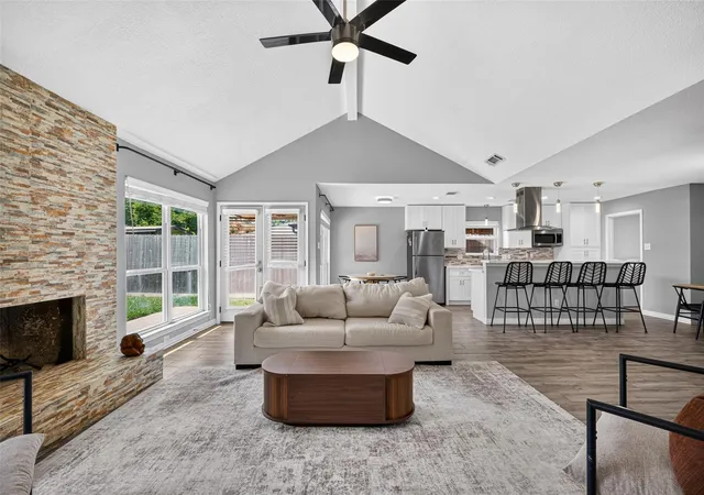 Photo 4 of Single family home for sale at 1931 Hilton Head Dr, Missouri City, TX 77459 | MLS# 67056929 | Listing updated on 2026-09-16