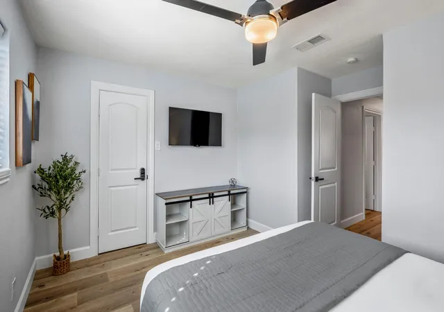 Photo 4 of Single family home for sale at 3814 Seabrook St, Houston, TX 77021 | MLS# 29517498 | Listing updated on 2026-09-02