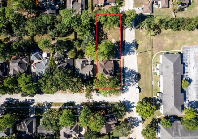 Photo 11 of Single family home for sale at 15627 Lago Villa Dr, Tomball, TX 77377 | MLS# 15893704 | Listing updated on 2026-09-06