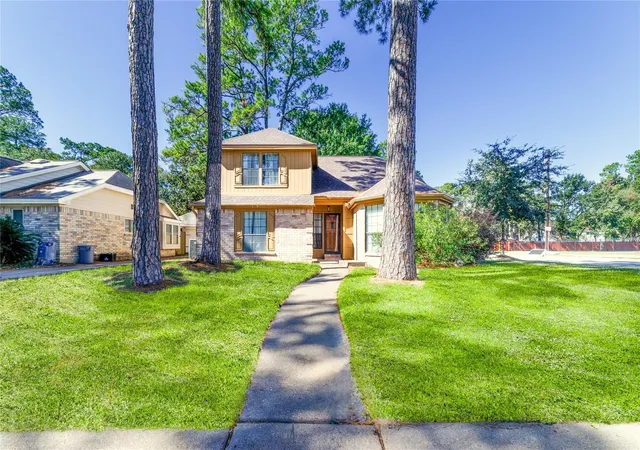 Photo 2 of Single family home for sale at 15627 Lago Villa Dr, Tomball, TX 77377 | MLS# 15893704 | Listing updated on 2026-09-06