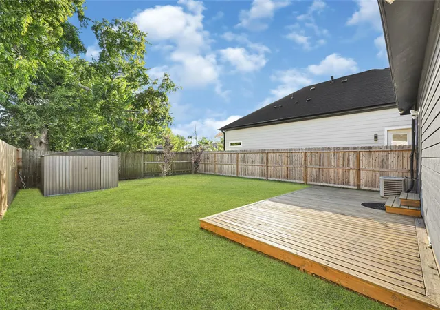 Photo 3 of Sale Pending at 3412 Simmons St, Houston, TX 77004 | MLS# 2937767 | Listing updated on 2026-10-06