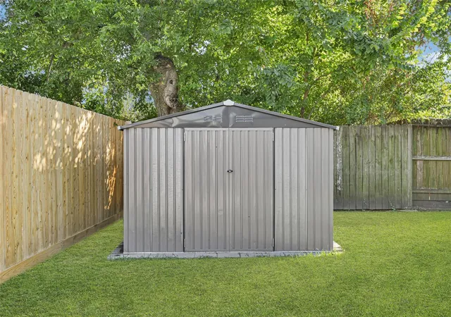 Photo 4 of Sale Pending at 3412 Simmons St, Houston, TX 77004 | MLS# 2937767 | Listing updated on 2026-10-06