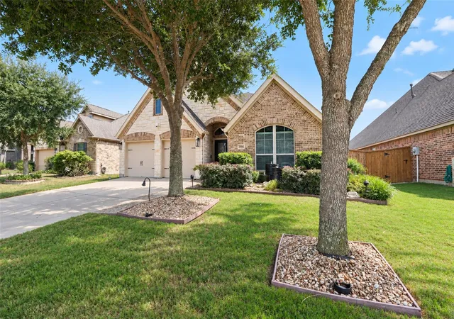 Photo 3 of Sale Pending at 23915 Via Viale Dr, Richmond, TX 77406 | MLS# 63850320 | Listing updated on 2026-10-05