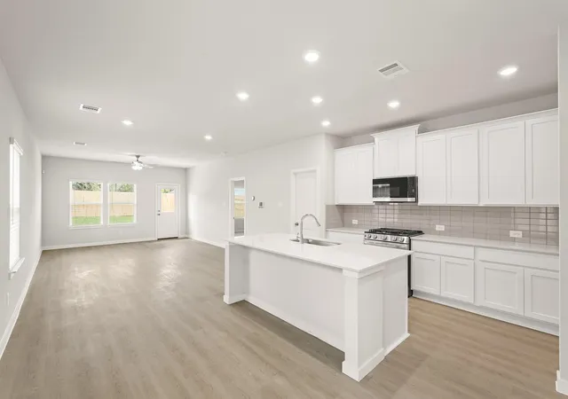 Photo 3 of Single family home for sale at 113 Rising Cedar Ln, Hockley, TX 77447 | MLS# 14615224 | Listing updated on 2026-10-07