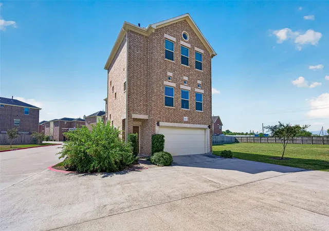 Photo 2 of Single family home for sale at 11603 Main Fir Dr, Houston, TX 77025 | MLS# 68699279 | Listing updated on 2026-09-10