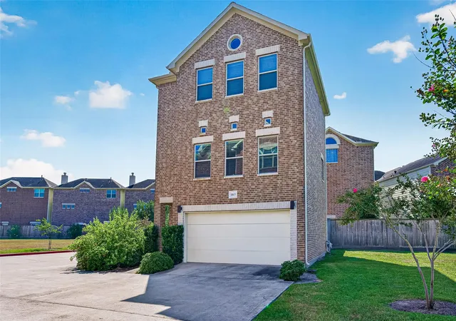 Photo 3 of Single family home for sale at 11603 Main Fir Dr, Houston, TX 77025 | MLS# 68699279 | Listing updated on 2026-09-10