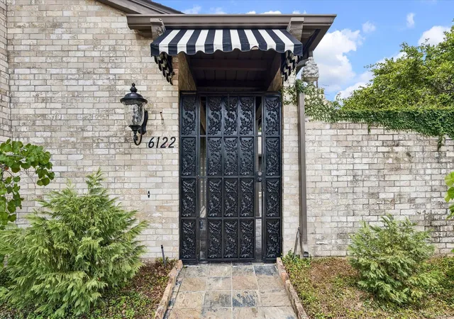 Photo 3 of Single family home for sale at 6122 San Felipe St, Houston, TX 77057 | MLS# 88183466 | Listing updated on 2026-09-16