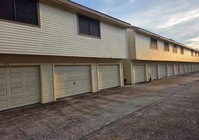 Photo 3 of Condo for sale at 2425 Holly Hall St #60, Houston, TX 77054 | MLS# 15527601 | Listing updated on 2026-09-09