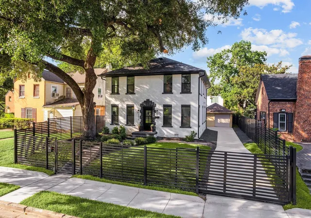 Photo 1 of Single family home for sale at 2613 Wichita St, Houston, TX 77004 | MLS# 40314413 | Listing updated on 2026-09-09