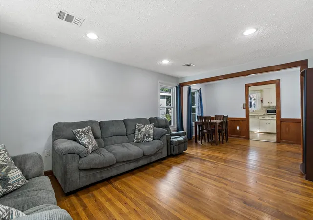 Photo 2 of Sale Pending at 605 Maple Ave, Pasadena, TX 77506 | MLS# 73950432 | Listing updated on 2026-10-06