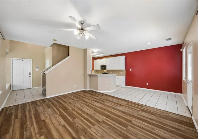 Photo 2 of Townhouse for sale at 341 Capella Oaks Ln, Dickinson, TX 77539 | MLS# 45171036 | Listing updated on 2026-09-17