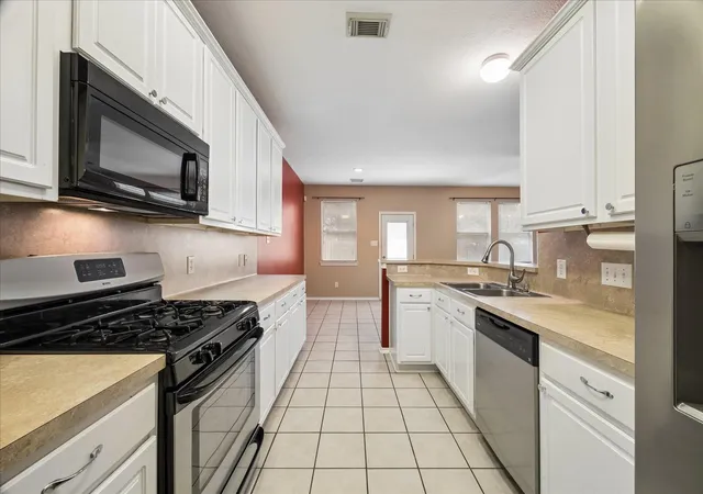 Photo 3 of Townhouse for sale at 341 Capella Oaks Ln, Dickinson, TX 77539 | MLS# 45171036 | Listing updated on 2026-09-17