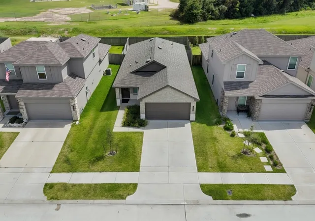 Photo 4 of Single family home for sale at 1907 Sable Holw Dr, Houston, TX 77067 | MLS# 47423364 | Listing updated on 2026-09-15