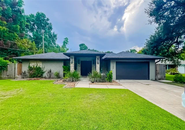 Photo 1 of Single family home for sale at 1106 Kipp Ave, Kemah, TX 77565 | MLS# 81672075 | Listing updated on 2026-09-13