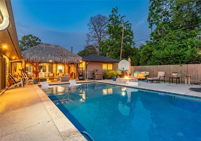 Photo 3 of Single family home for sale at 1106 Kipp Ave, Kemah, TX 77565 | MLS# 81672075 | Listing updated on 2026-09-13