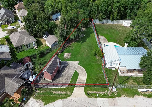 Photo 2 of Land for sale at 2501 Ideal St, Houston, TX 77009 | MLS# 19737223 | Listing updated on 2026-09-22