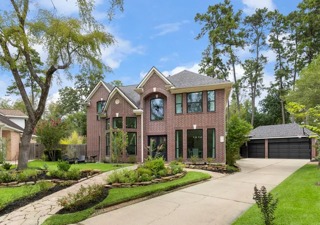 Photo 2 of Sale Pending at 14 Snowbell Pl, Spring, TX 77381 | MLS# 72722615 | Listing updated on 2026-10-02