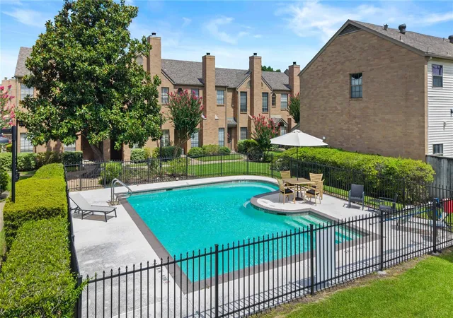 Photo 2 of Townhouse for sale at 3300 Bellefontaine St #42, Houston, TX 77025 | MLS# 57863578 | Listing updated on 2026-09-05