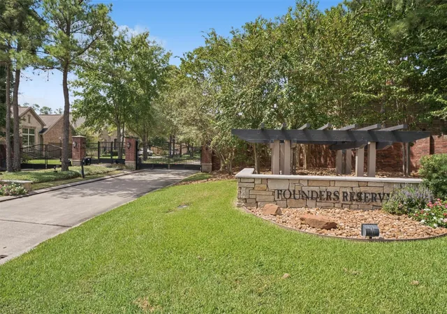 Photo 2 of Sale Pending at 8897 Van Allen Dr, Spring, TX 77381 | MLS# 37059224 | Listing updated on 2026-10-02