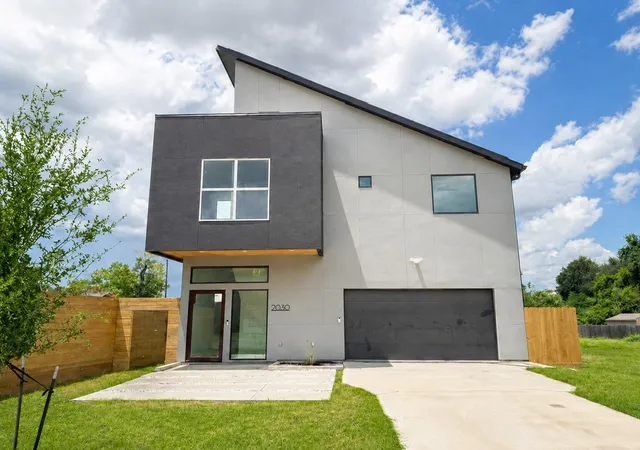 Photo 1 of Single family home for sale at 2030 Forest Hl Blvd, Houston, TX 77023 | MLS# 93116622 | Listing updated on 2026-09-03