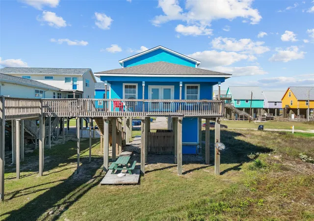 Photo 1 of Single family home for sale at 211 Ocean Dr, Freeport, TX 77541 | MLS# 88697874 | Listing updated on 2026-10-08