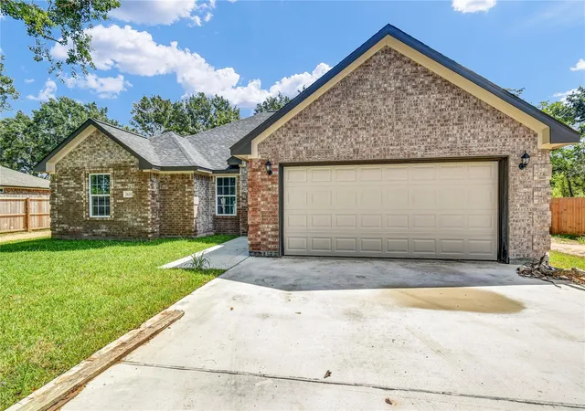 Photo 4 of Sale Pending at 2635 County Rd 769c, Brazoria, TX 77422 | MLS# 80611348 | Listing updated on 2026-10-03