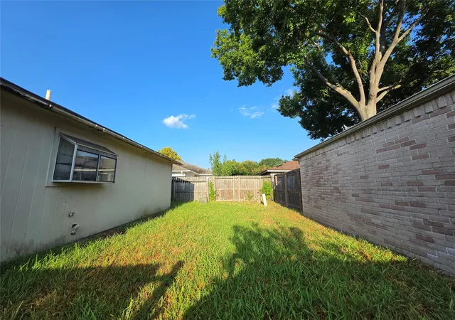Photo 17 of Sale Pending at 12738 S Dairy Ashford Rd, Houston, TX 77099 | MLS# 10047836 | Listing updated on 2026-10-07