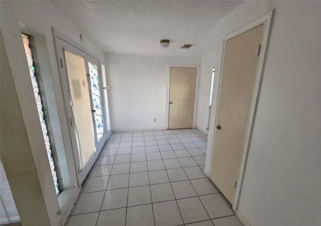 Photo 2 of Sale Pending at 12738 S Dairy Ashford Rd, Houston, TX 77099 | MLS# 10047836 | Listing updated on 2026-10-07
